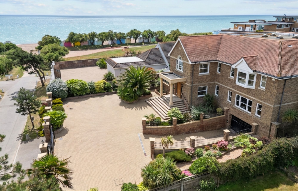 Sea Avenue, Rustington, BN16