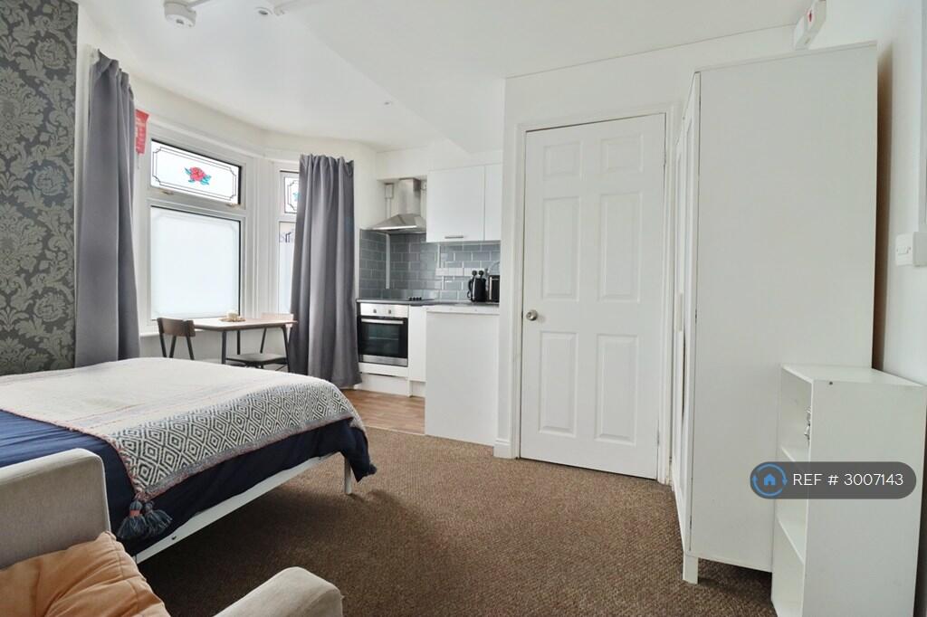 Apartment in London - View 2