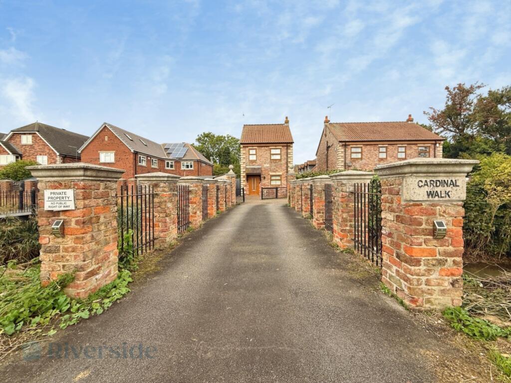 House in Hull - View 2