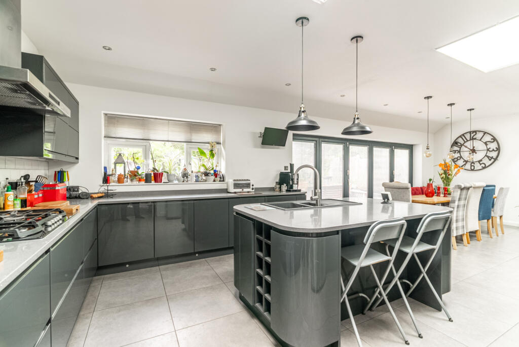 Additional image 3 of Ardens Way, St. Albans, Hertfordshire, AL4