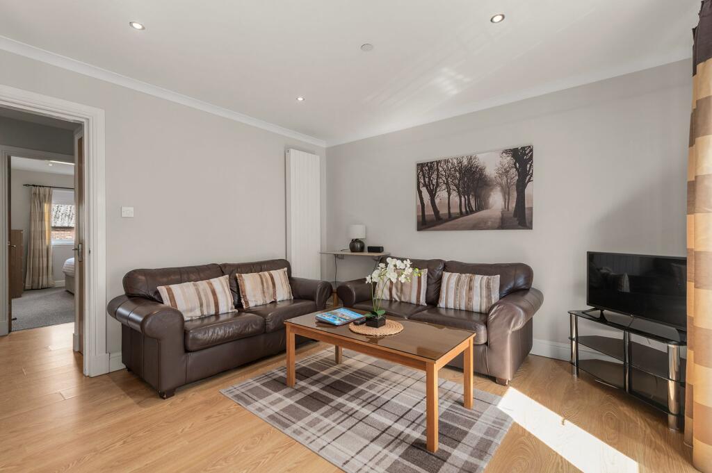 Apartment in Stirling - View 4