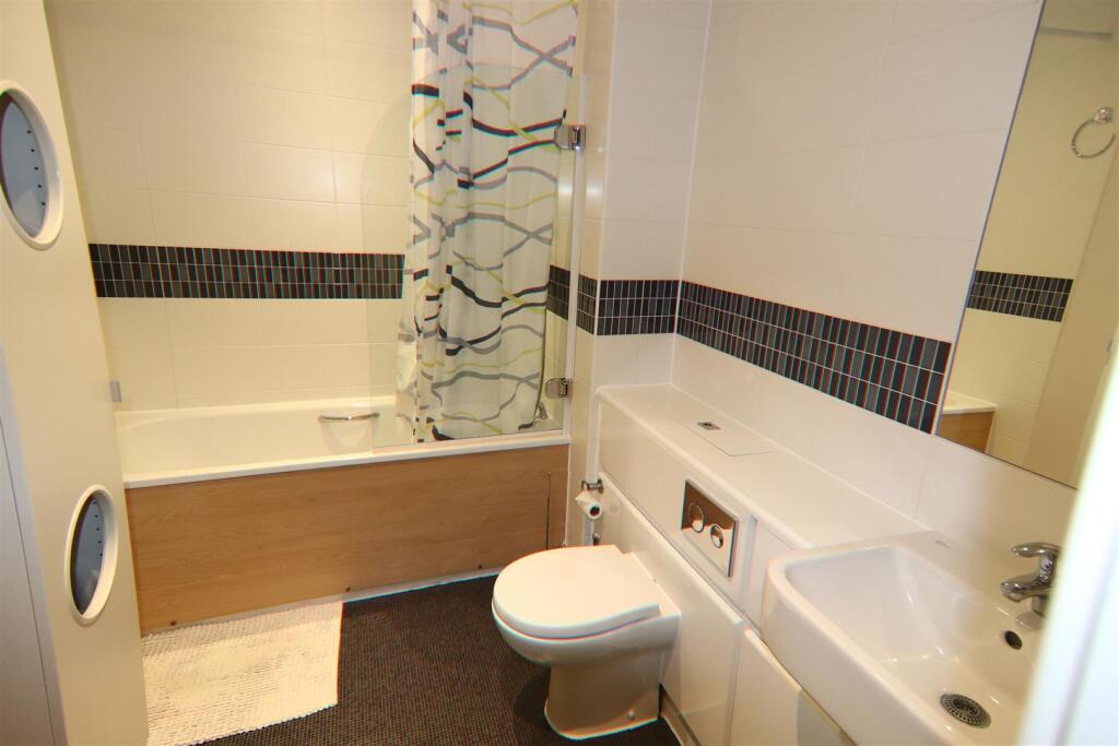 Apartment in Orpington, Broom Hill, Goddington - View 4