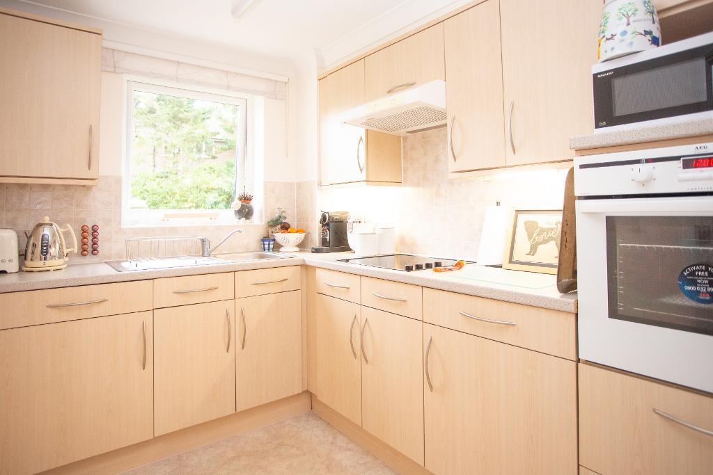 Mutton Hall Hill, Heathfield, East Sussex, TN21 8GB photo 4