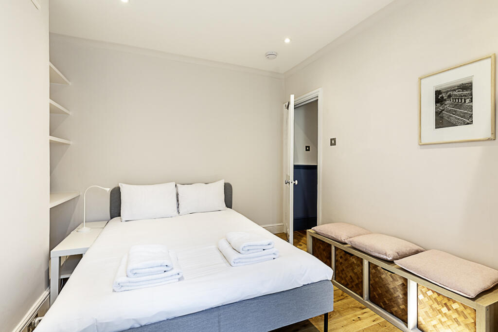 Apartment in London - View 3