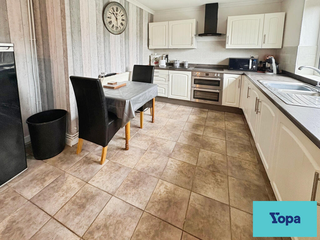 Hilton Road, Hartshill, Stoke-on-trent, ST4 photo 2