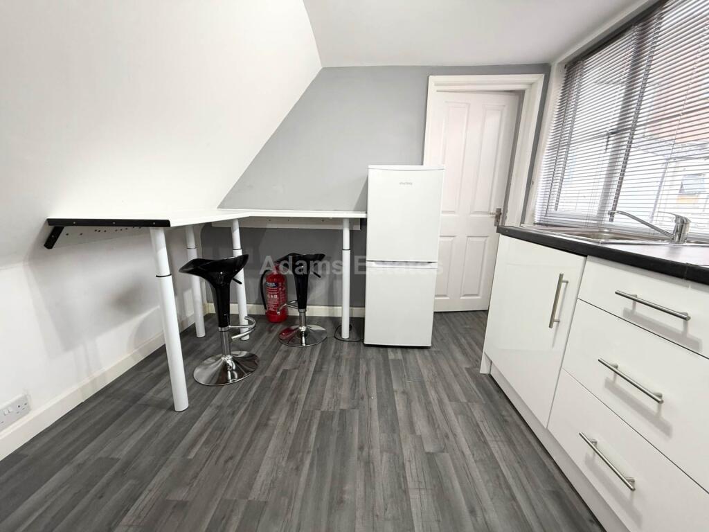 Apartment in Reading, Newtown - View 3