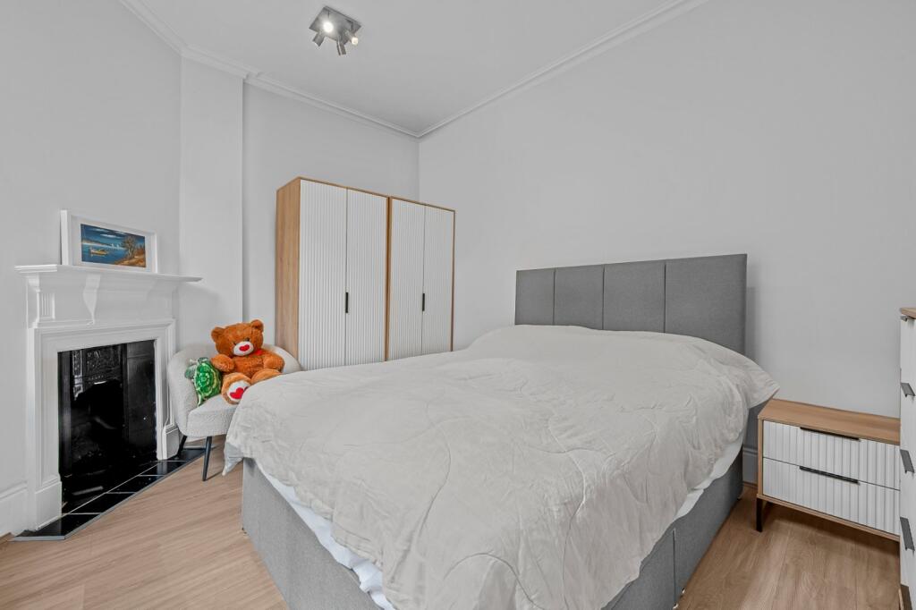 Apartment in London - More