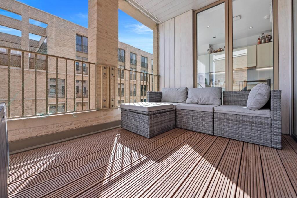 Apartment in London - View 3