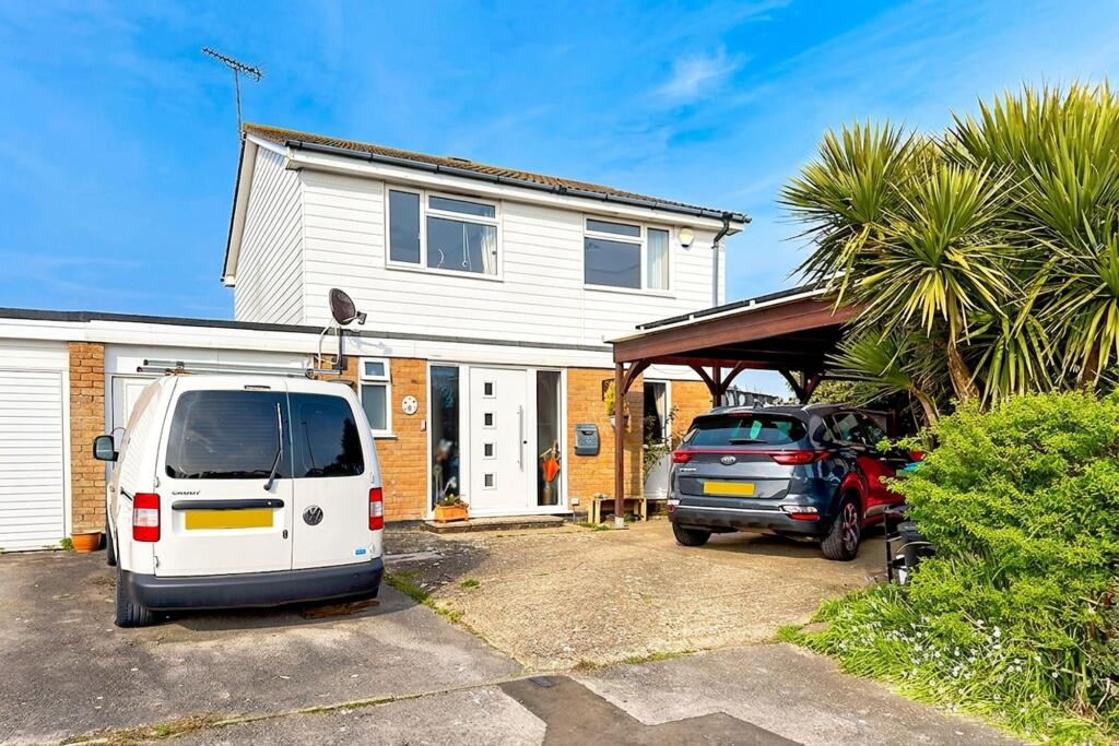 Main image of property: Fairlead, Littlehampton, BN17