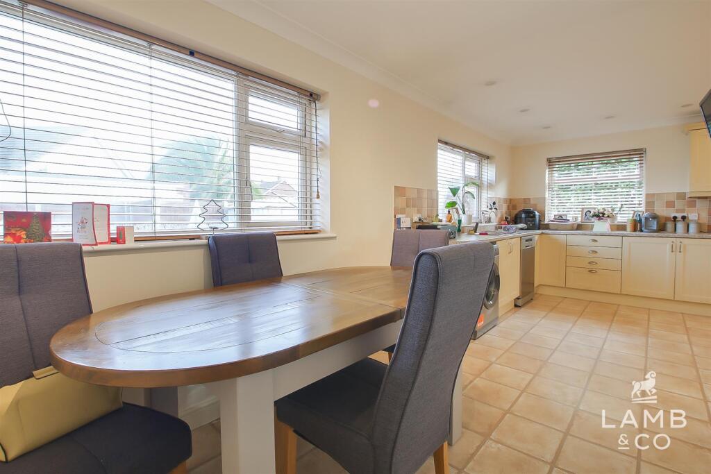 House in Clacton-on-Sea, Jaywick - View 4