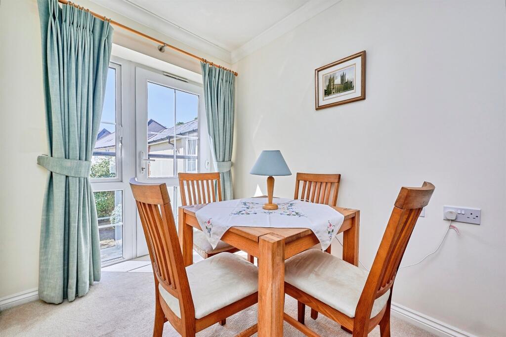 Apartment in Uttlesford, Saffron Walden - View 4