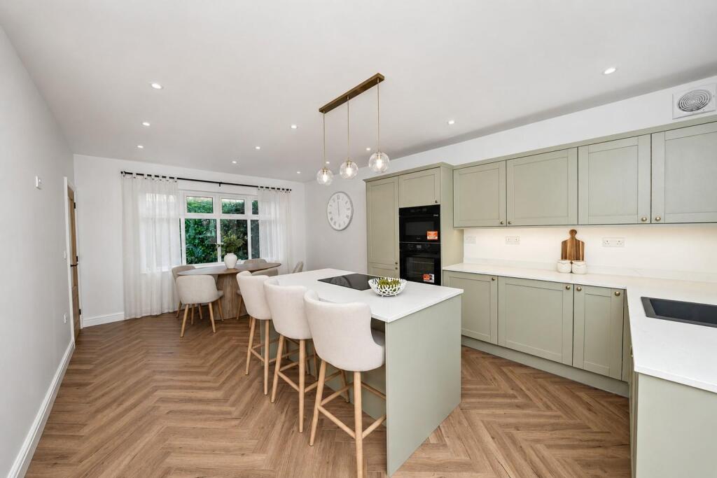 1 Lane Green Road, Codsall, Wolverhampton, WV8 2JZ photo 3