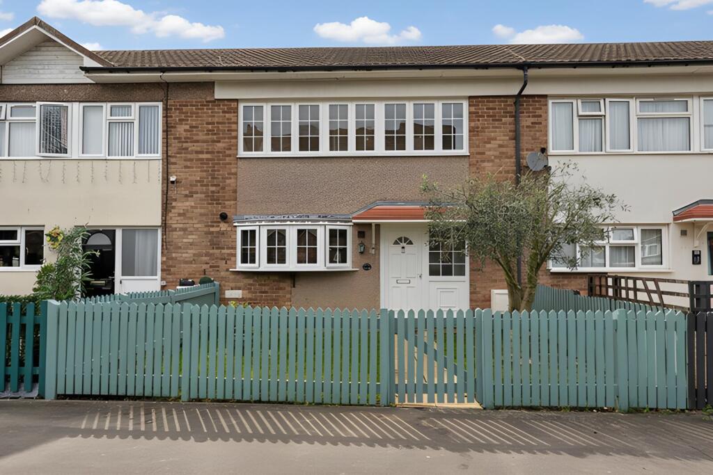 Main image of property: Redgrave Road, Basildon, Essex, SS16
