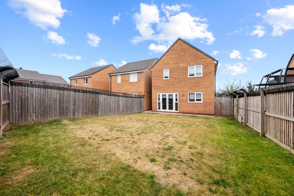 House in Leigh, Hooten Gardens, Bedford - View 4