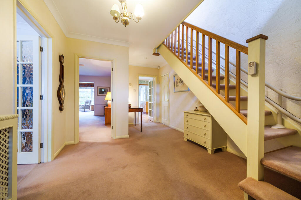 Grimsdyke Crescent, High Barnet, EN5 photo 3
