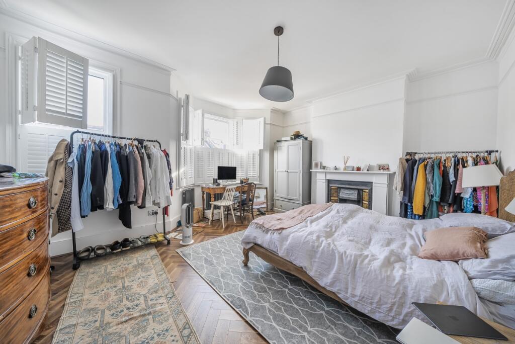 House in London, Blenheim Gardens Estate, Brixton - More