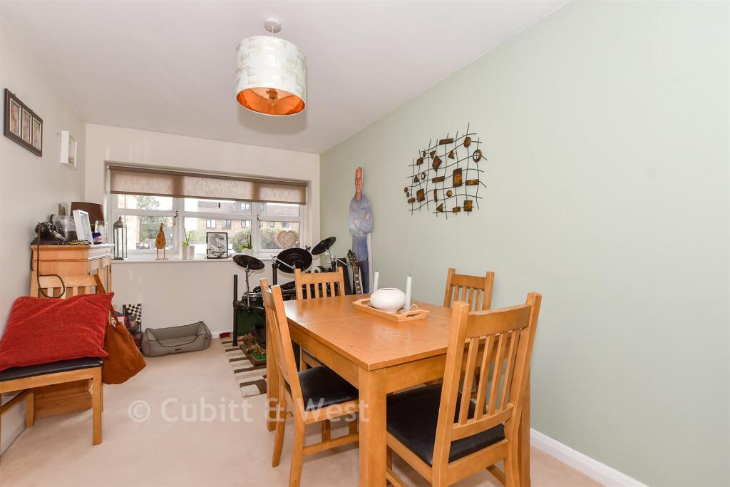 House in Redhill - View 5
