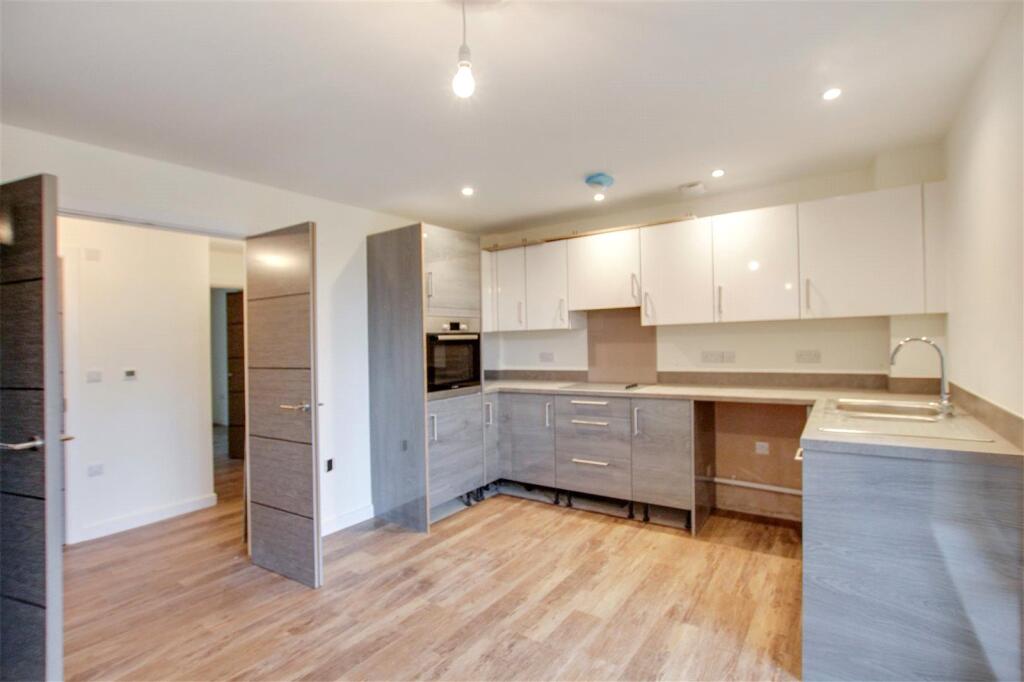Victoria Road, Burgess Hill, West Sussex, RH15 photo 2