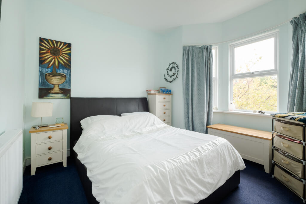 Apartment in London, Colney Hatch - View 5