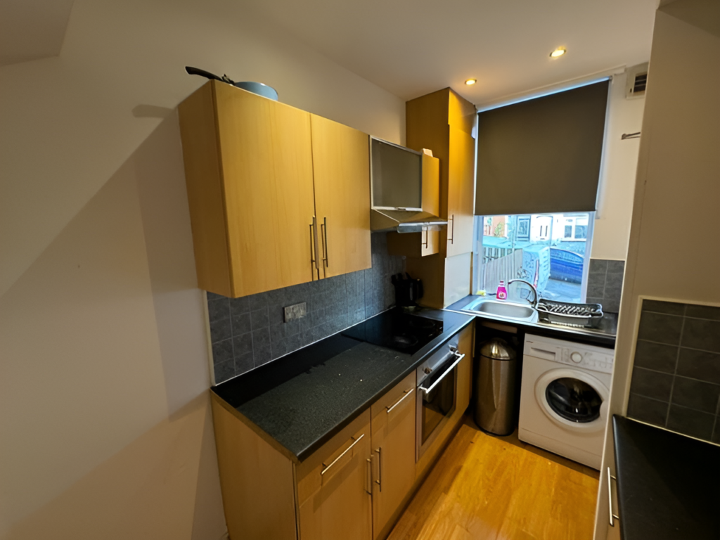 Norman Grove, Kirkstall, Leeds, LS5 3JH - More