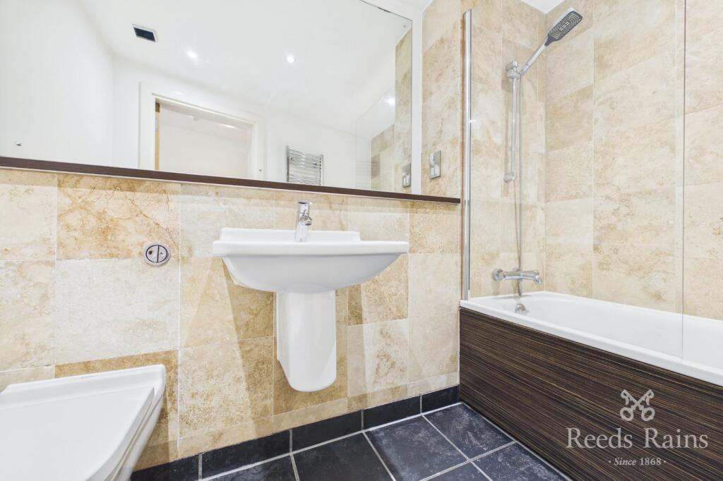 Apartment in Manchester - More