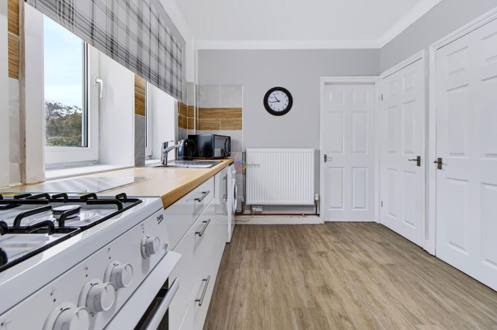 House in North East Derbyshire, Clay Cross - More