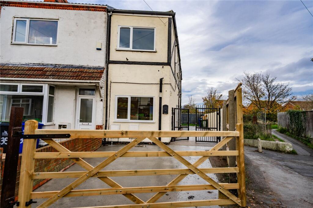 Main image of property: Lincoln Boulevard, Grimsby, Lincolnshire, DN31