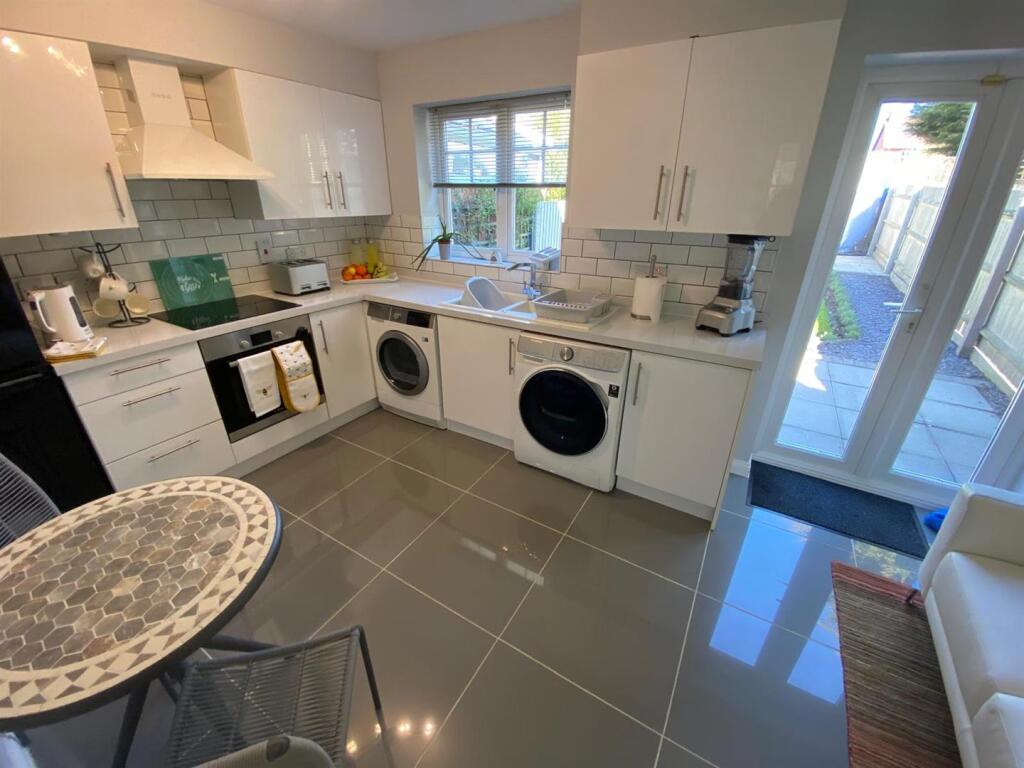 Whitworth Avenue, Hinckley photo 3