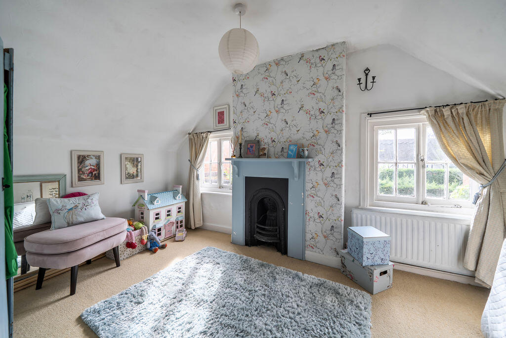 House in Milton Keynes, Newton Longville - More