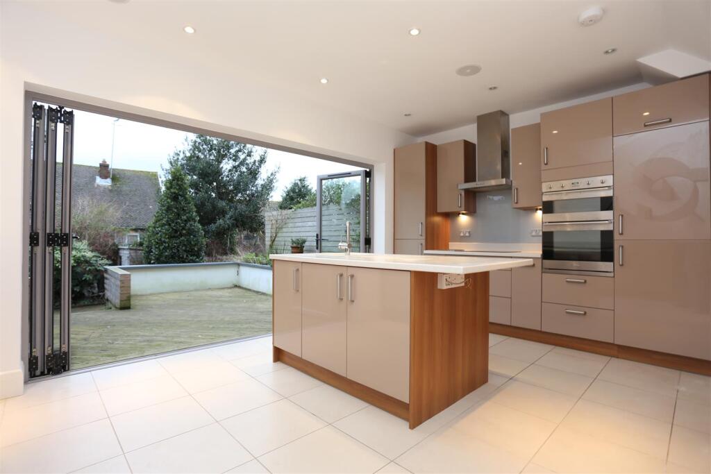 House in Hove, Aldrington - View 2