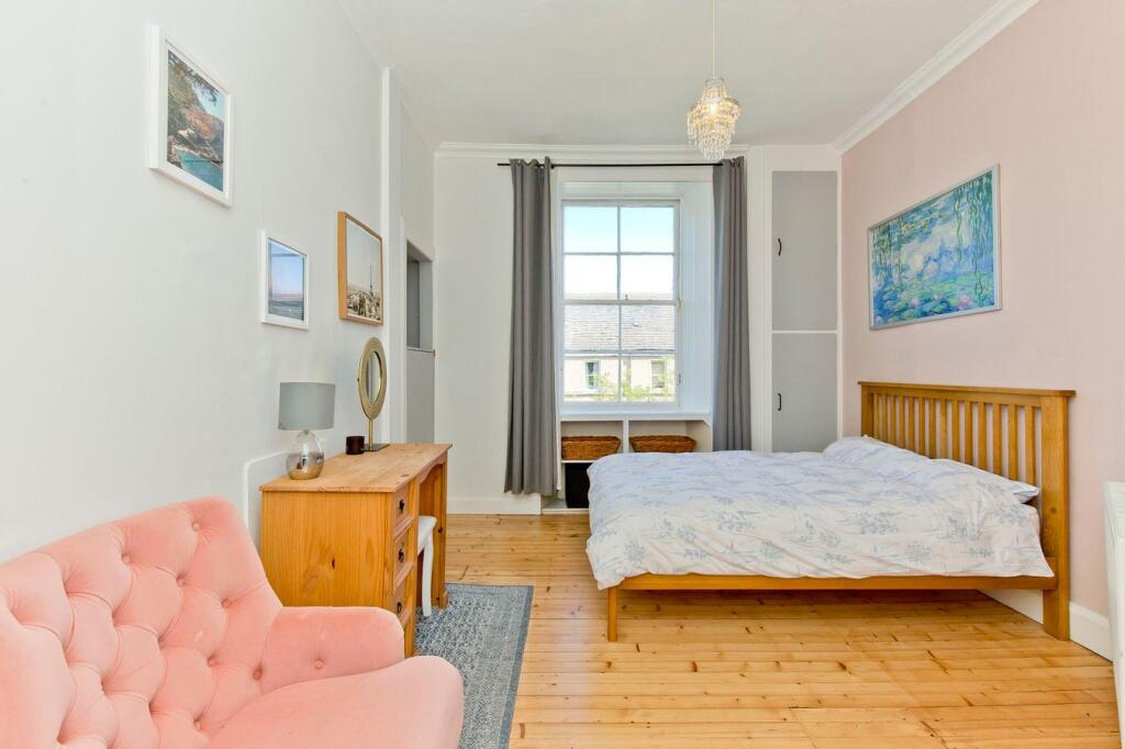 Apartment in Edinburgh, Lorne, Leith Central - More