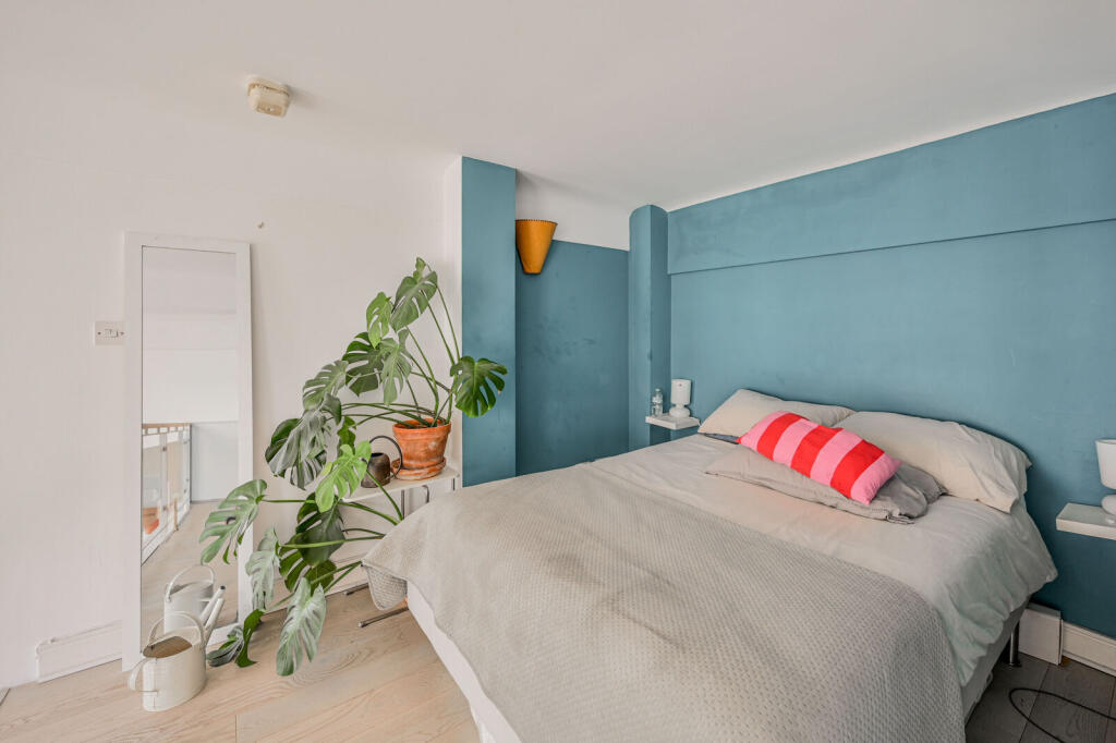 Apartment in London - More