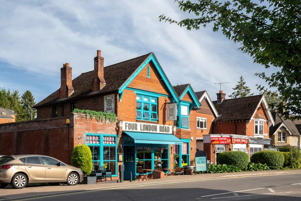 Apartment in East Hampshire, Horndean - View 2
