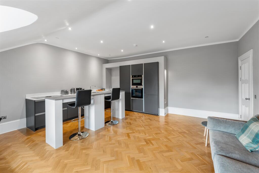 Apartment in Glasgow - View 5