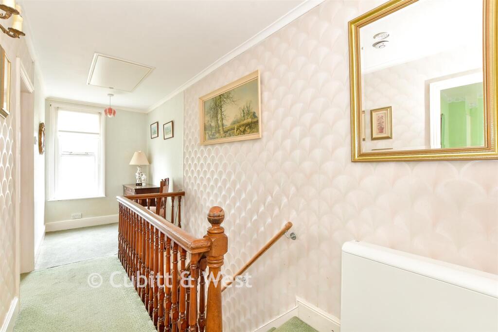 House in Winchester, Hambledon - More