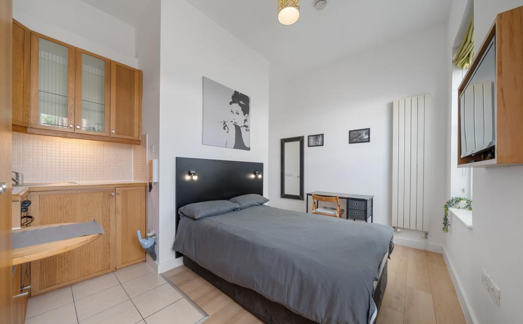 Studio flat for rent