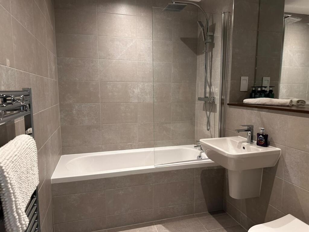 Apartment in Leeds - View 4