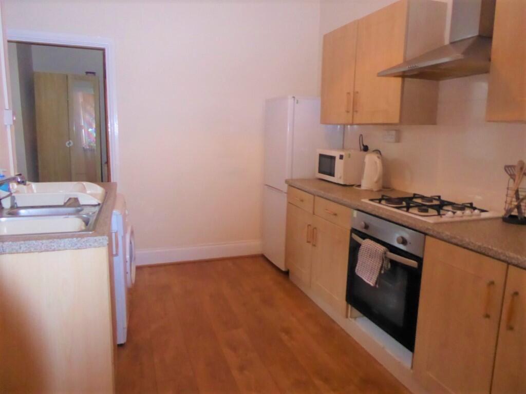 3 bedroom ground floor flat for rent