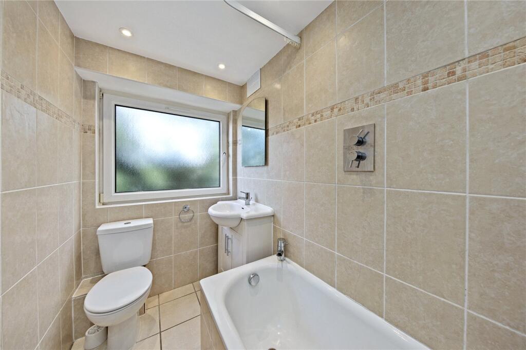 Apartment in London - More