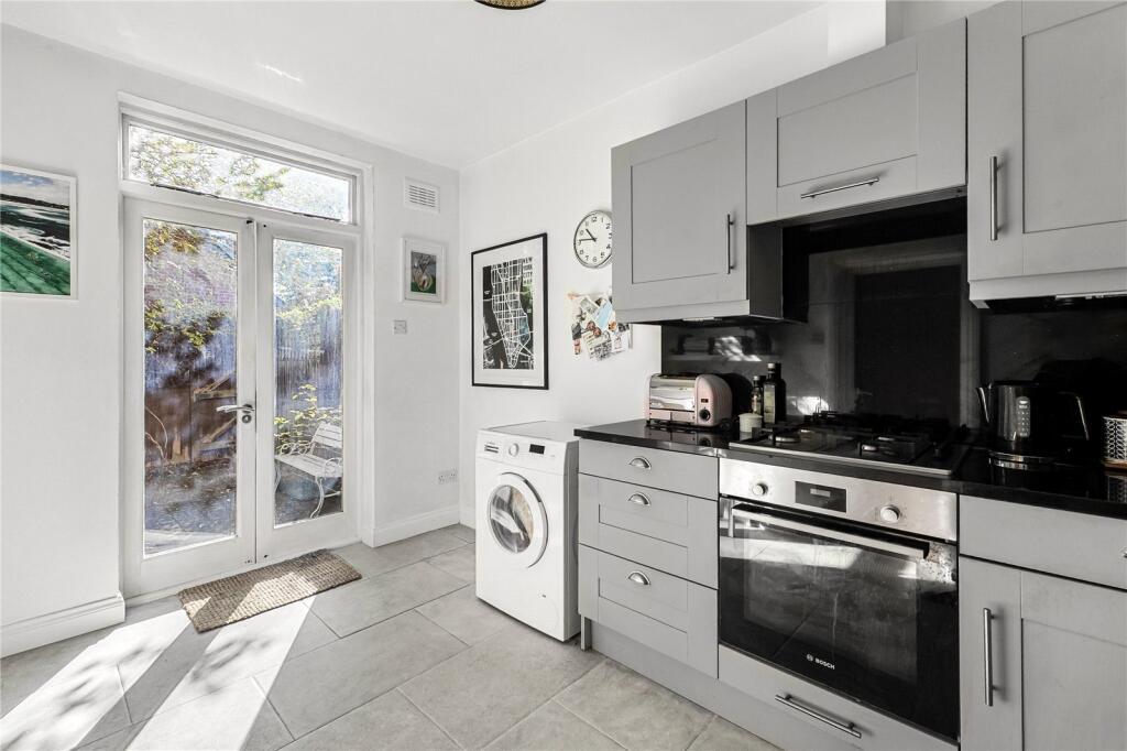 Apartment in Twickenham - View 4