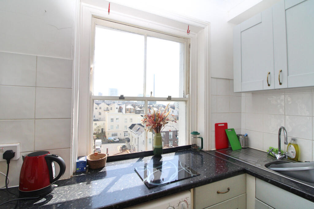 Brunswick Square, Hove photo 4