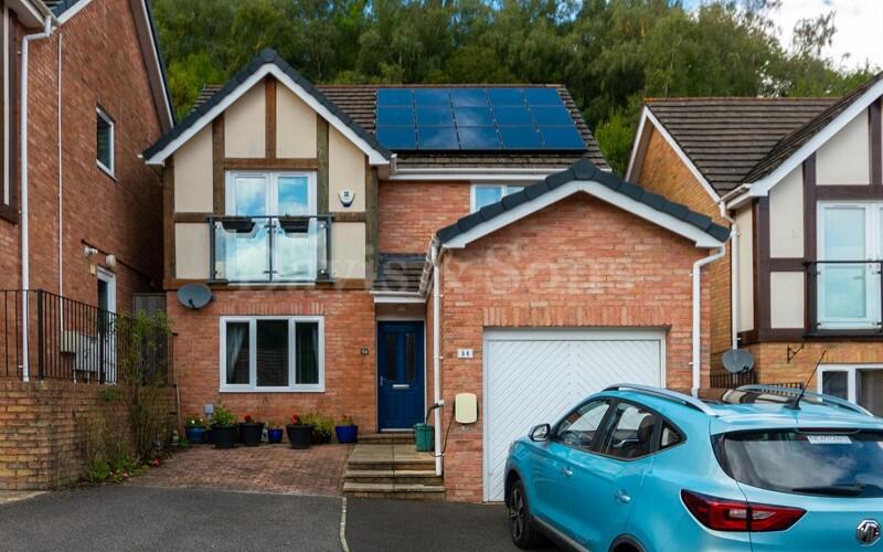 4-bed detached on Woodside Walk, Wattsville, Cross Keys, Newport. NP11, £340,000