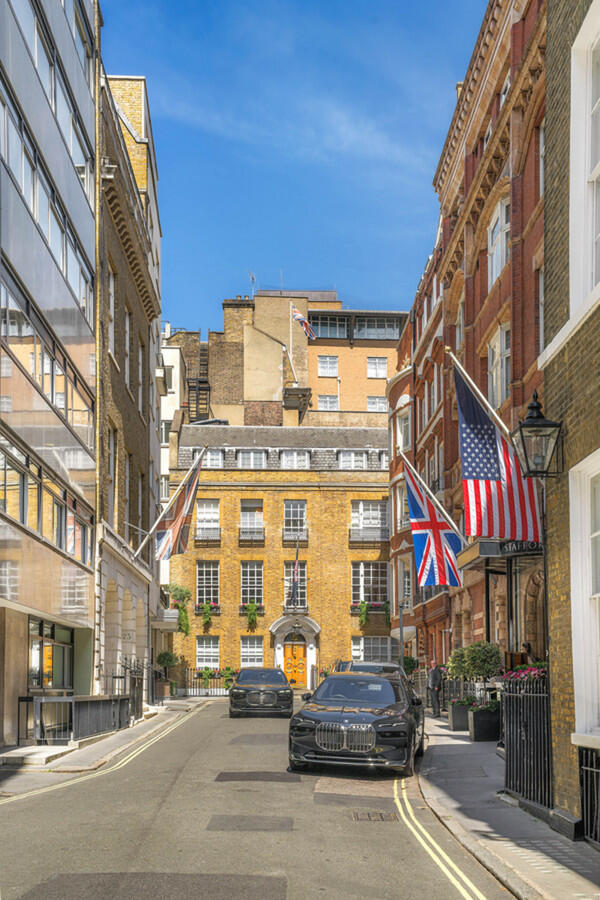 Apartment in London - View 4