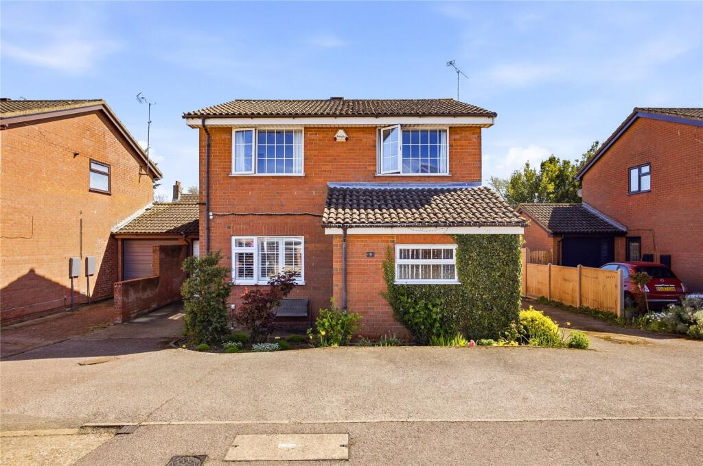 Main image of property: Mander Close, Toddington, Bedfordshire, LU5