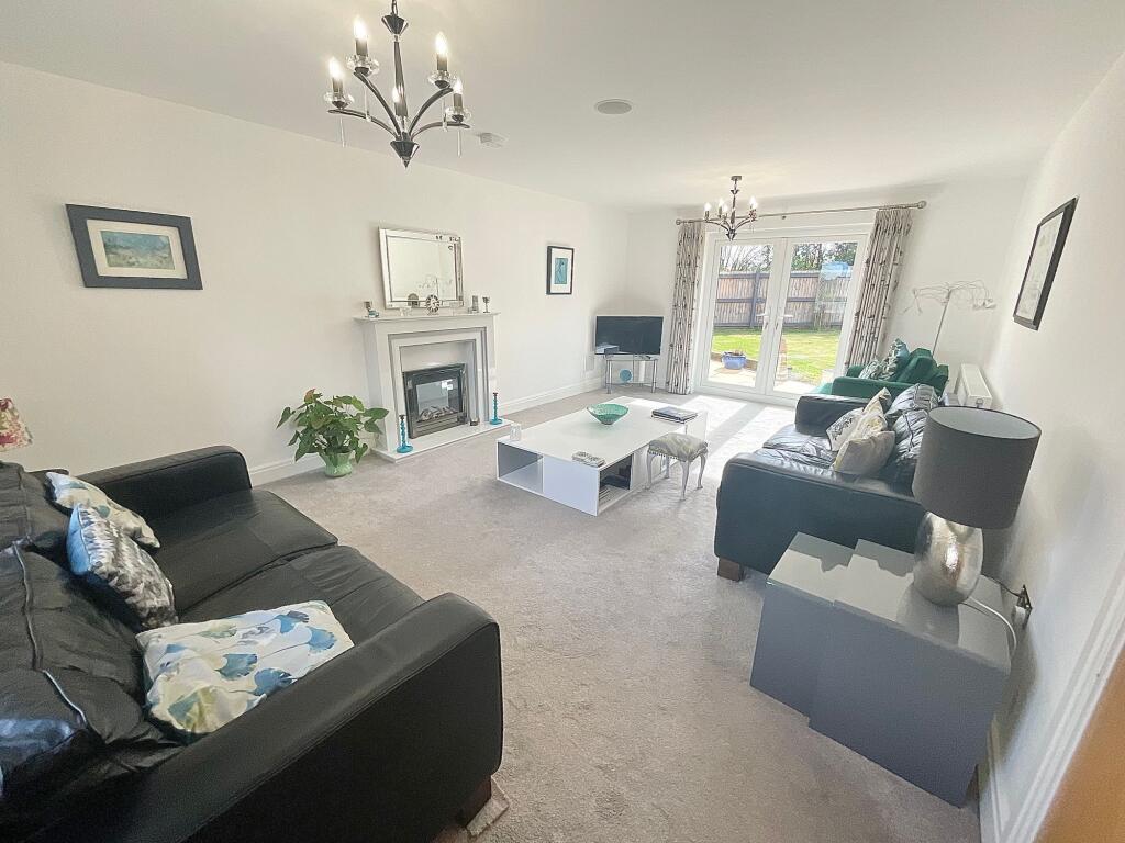 Grove Crescent, Woore, CW3 photo 3