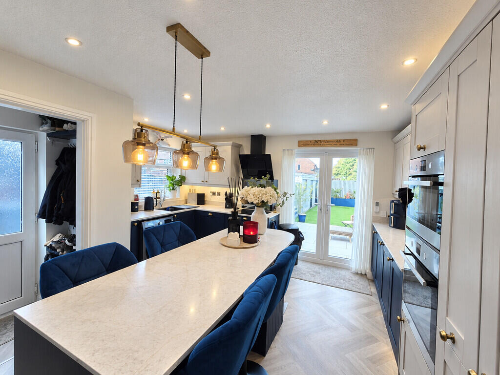 House in Middlewich, Cheshire East - View 5