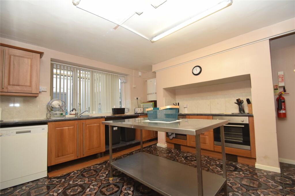 North Marine Road, Scarborough, YO12 - View 5