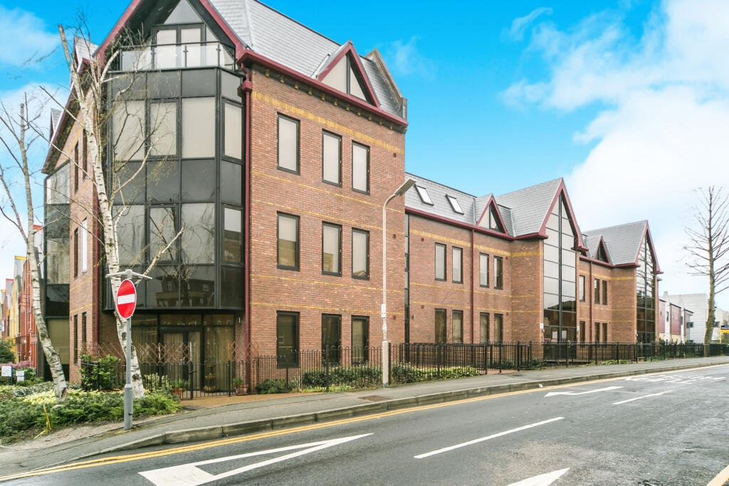 Main image of property: East Street, Reading, RG1