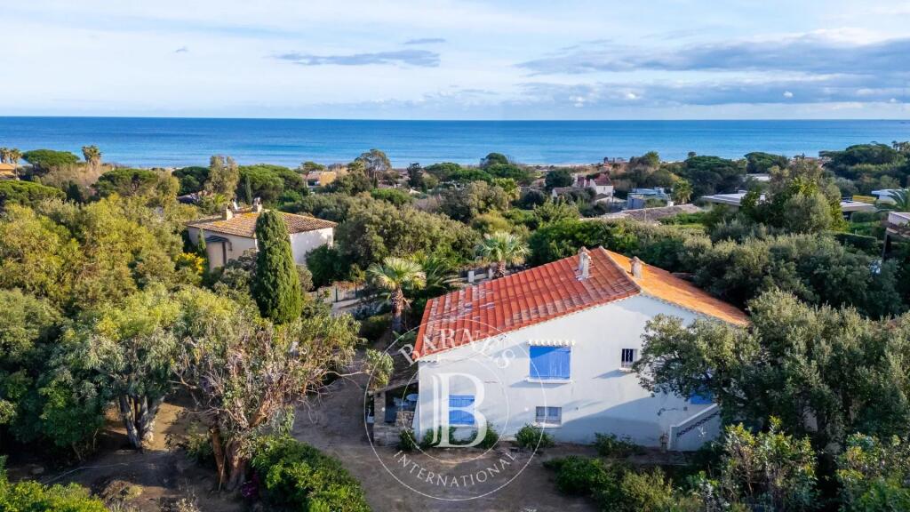 Main image of property: Provence-Alps-Cote d`Azur, Var, Ramatuelle