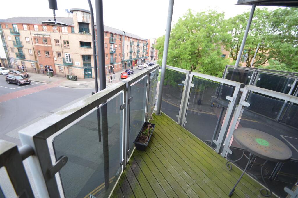 Apartment in Manchester - More